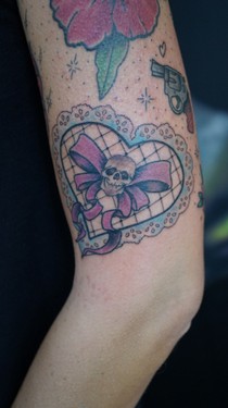 Ruhrpott styleink Tattoo Skull mit Herz.jpg